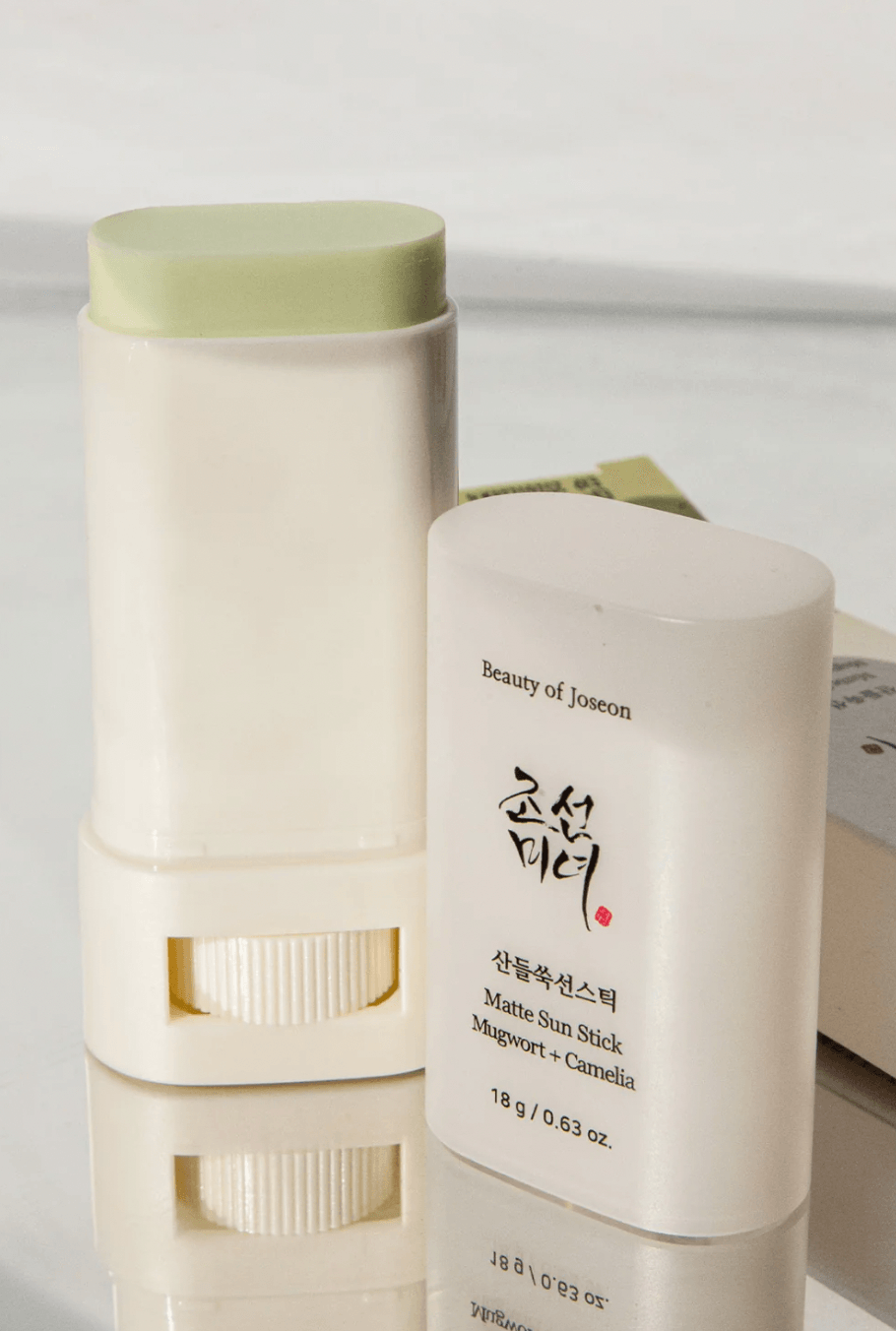 BEAUTY OF JOSEON Matte sun stick: Mugwort + Camilia - SPF pieštukas, 18gr - KBEAUTY.LT