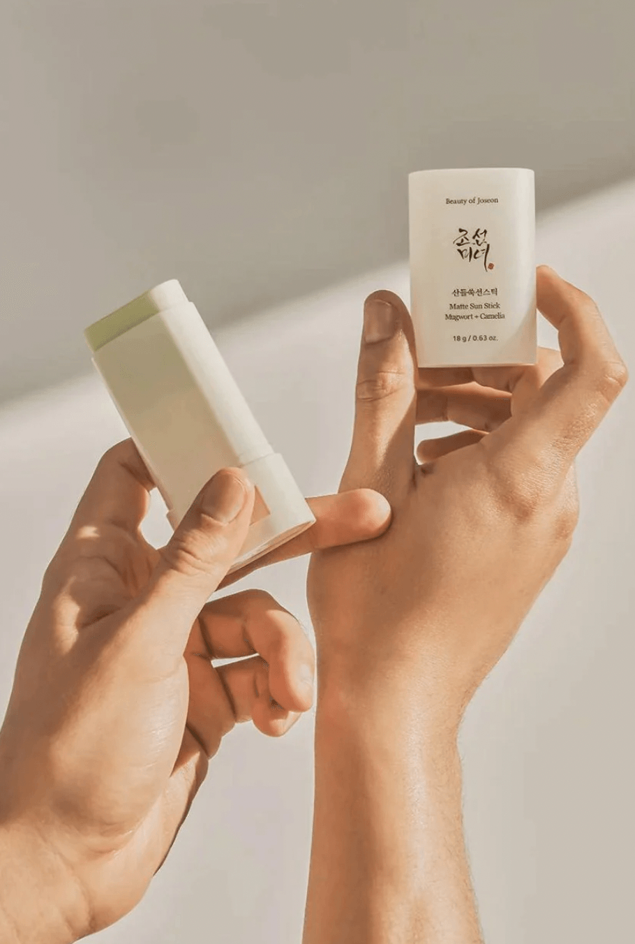 BEAUTY OF JOSEON Matte sun stick: Mugwort + Camilia - SPF pieštukas, 18gr - KBEAUTY.LT